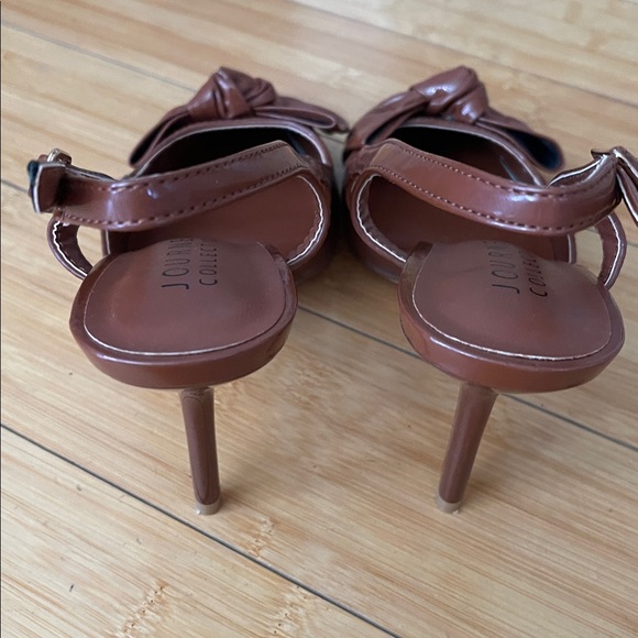 Journee Collection Women Brown Pointed Slingback Heels 4” Pointy Heels Size 7.5 - Picture 2 of 6